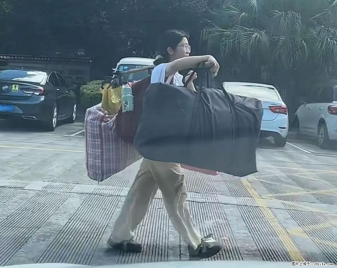 全网追的“扁担女孩”，找了一份暑假工，时薪12元 - 澳门生活资讯 - 澳门28生活网 am.28life.net